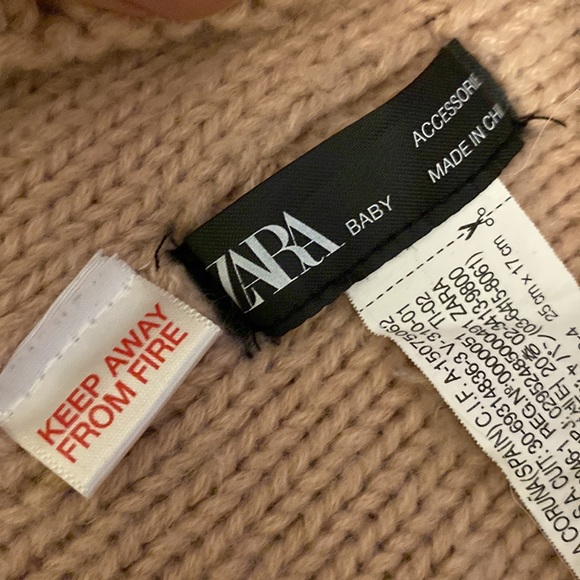 Zara Baby Scarp - Picture 3 of 3